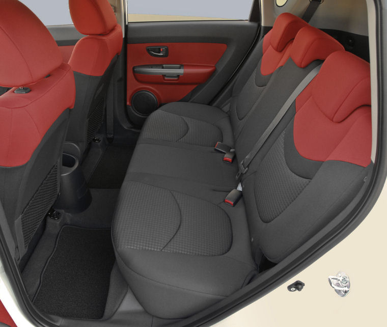 2010 Kia Soul Rear Seats Picture / Pic / Image